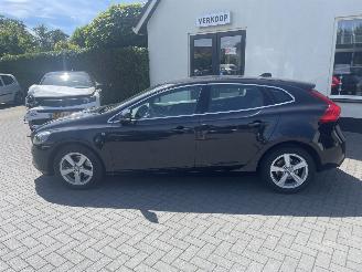 Volvo V-40 2.0 D4 Ocean Race 190PK N.A.P NL AUTO PRACHTIG!!! picture 2
