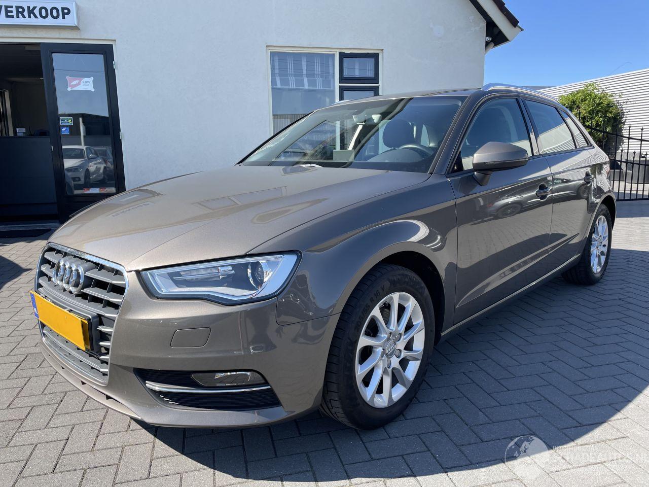 Audi A3 Sportback 1.4 TFSI Ambiente Pro Line plus AUTOMAAT PRACHTIG!!!