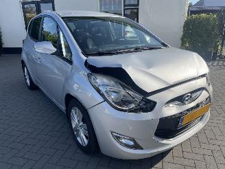 krockskadad bil auto Hyundai Ix20 1.6i i-Vision AUTOMAAT N.A.P NL AUTO PRACHTIG!!! 2011/2