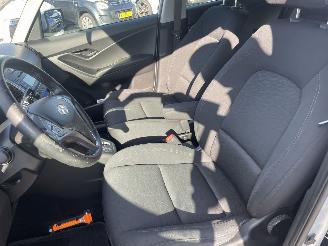 Hyundai Ix20 1.6i i-Vision AUTOMAAT N.A.P NL AUTO PRACHTIG!!! picture 6