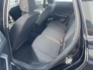 Volkswagen Polo 1.0 MPI Comfortline N.A.P NL AUTO picture 9