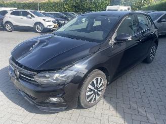 Volkswagen Polo 1.0 MPI Comfortline N.A.P NL AUTO picture 4