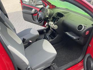Peugeot 107 1.0 Première AIRCO picture 6