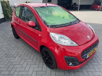 Peugeot 107 1.0 Première AIRCO picture 4