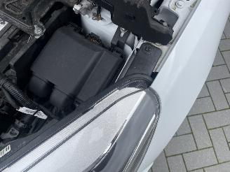 Ford Fiesta 1.1 Trend N.A.P NL AUTO PRACHTIG!!! picture 18