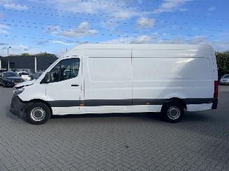 Mercedes Sprinter 317 1.9 CDI L3H2 RWD AUTOMAAT picture 4