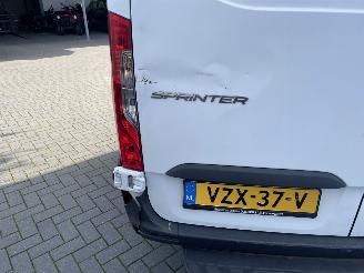 Mercedes Sprinter 317 1.9 CDI L3H2 RWD AUTOMAAT picture 20