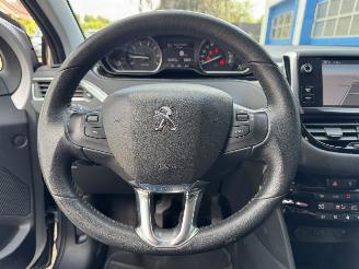 Peugeot 208 1.6 VTI  ALLURE picture 23