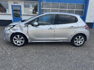 Peugeot 208 1.6 VTI  ALLURE picture 9