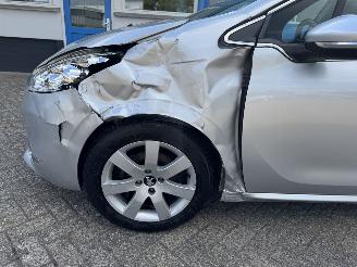 Peugeot 208 1.6 VTI  ALLURE picture 10