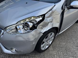 Peugeot 208 1.6 VTI  ALLURE picture 12