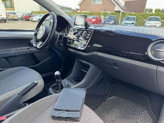 Volkswagen Up! 1.0 CROSS UP! picture 11