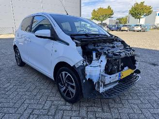 Peugeot 108 1.0 e-VTI  ALLURE picture 4