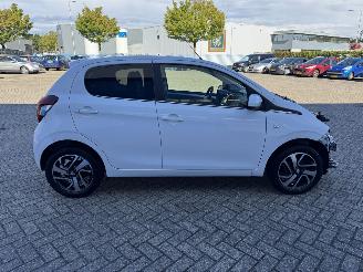 Peugeot 108 1.0 e-VTI  ALLURE picture 5