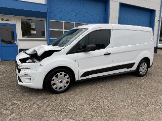 dommages fourgonnettes/vécules utilitaires Ford Transit Connect 1.5  AUTOMAAT  L2H1 2019/6
