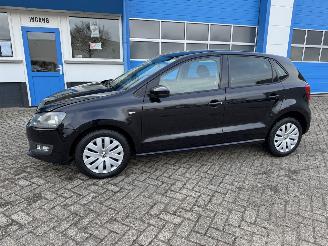 Schadeauto Volkswagen Polo 1.2 TSI  COMFORTLINE 2013/2