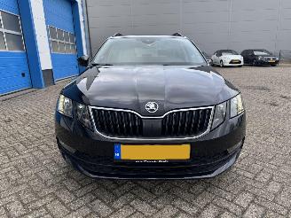 Skoda Octavia 1.0 TSI  AMBITION  BUSINESS picture 3