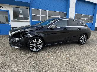 damaged passenger cars Mercedes Cla-klasse 180 AMBITION  SHOOTING BRAKE 2017/5
