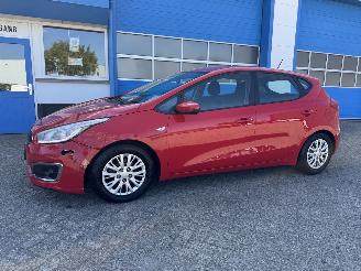 krockskadad bil auto Kia Ceed 1.0 T-GDI  NAVIGATOR 2016/6