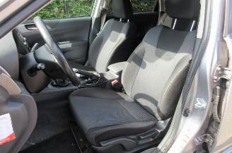 Subaru Impreza 2.0R Luxury AWD picture 16