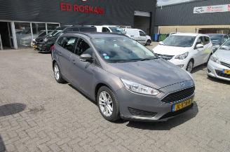 uszkodzony samochody osobowe Ford Focus 1.0 TREND 2016/4