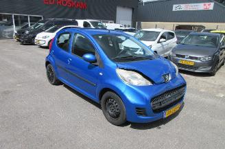 Vaurioauto  passenger cars Peugeot 107 1.0-12V XS 2010/6