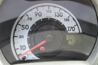 Peugeot 107 1.0-12V XS picture 9