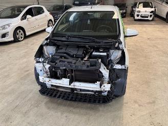 Peugeot 108 1.0 5-drs airco Nap picture 5