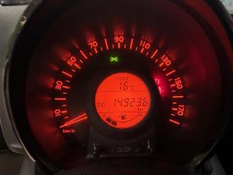 Peugeot 108 1.0 5-drs airco Nap picture 10