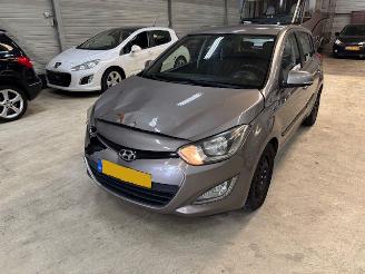 Hyundai I-20 1.2i Vision 5-drs Airco picture 3