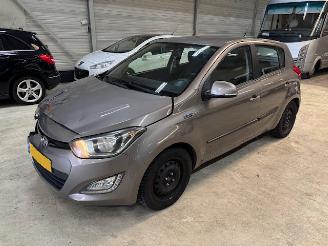 Hyundai I-20 1.2i Vision 5-drs Airco picture 2