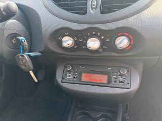 Renault Twingo 1.2 16v Collection airco picture 10