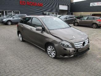 skadebil auto Mercedes B-klasse 180 AMBITION AUTOMAAT 2013/7