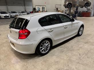 uszkodzony samochody osobowe BMW 1-serie 118i 5-drs clima 2011/3