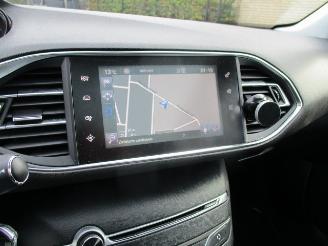 Peugeot 308 1.6 BLUEHDI EXECUTIVE PACK picture 9
