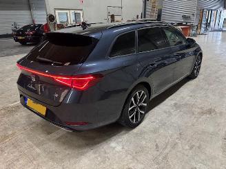 Seat Leon 1.5 eTSI FR Intense DSG 150pk picture 3