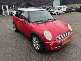 krockskadad bil auto Mini Cooper 1.6 Cooper Chili airco NAP 2005/1