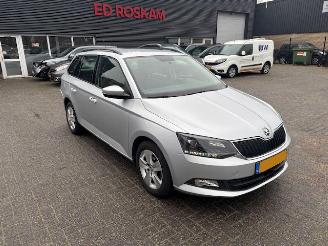 krockskadad bil auto Skoda Fabia 1.0 TSI Ambition airco navi 2017/10