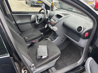 Toyota Aygo 1.0 12v 5-drs airco picture 10