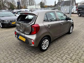 Kia Picanto 1.0 Comfort Plus Line Navigator picture 2