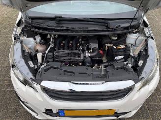 Peugeot 108 1.2  5-drs Top! Roland Garros picture 13