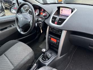 Peugeot 207 1.6 VTI Premiere picture 9