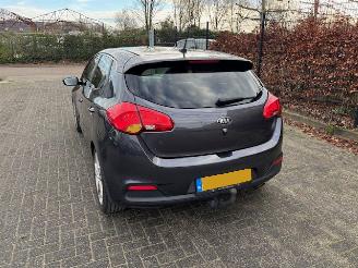 Schadeauto Kia Cee d 1.6 GDI Super Pack 135pk 2012/7