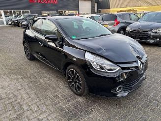 Schadeauto Renault Clio 1.2 16v 5-drs clima 2016/4