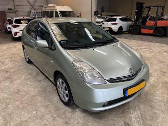 damaged passenger cars Toyota Prius 1.5 VVT-I Tech Edition 2007/2