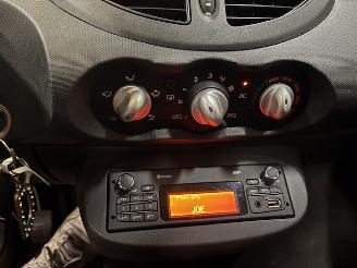 Renault Twingo 2 x Twingo van 2012    1.2 16v Collection  airco NAP picture 15