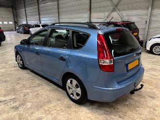 Hyundai I-30 1.4i I-drive Cool picture 4