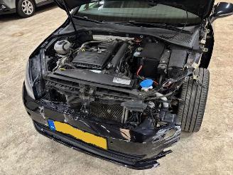 Volkswagen Golf 1.2 TSI Highline picture 7