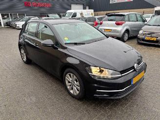Schadeauto Volkswagen Golf 1.6 TDI 5-drs Comfort 2017/4