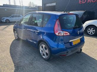 krockskadad bil auto Renault Scenic 1.4 TCe Bose 131pk 2012/12